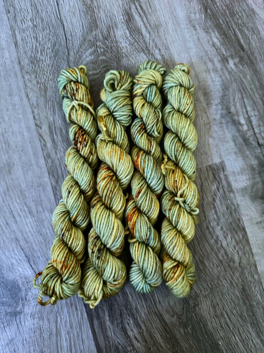 Spring in Hobbiton (Martha DK 20g minis)